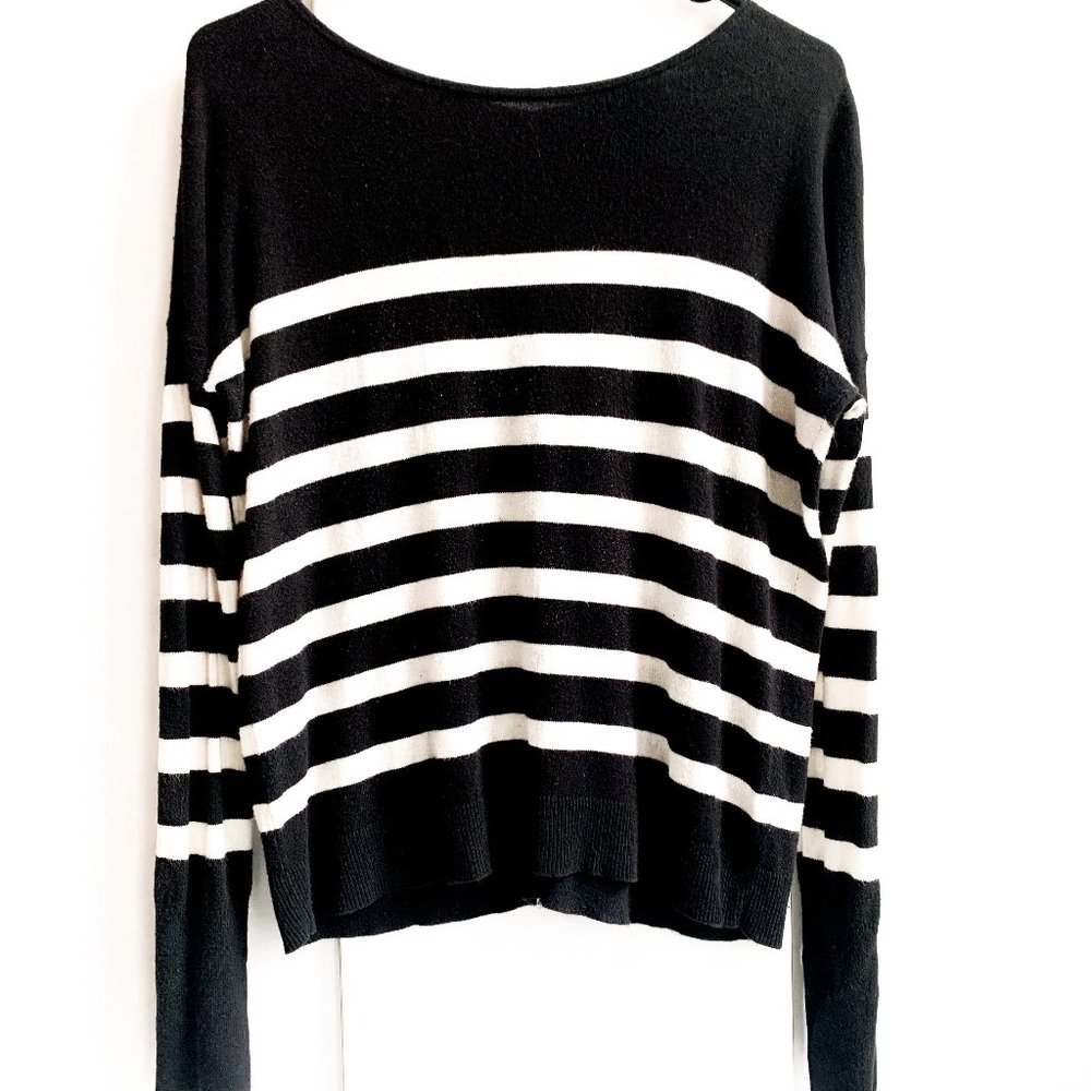 LOFT long sleeve stripe top button detail in back